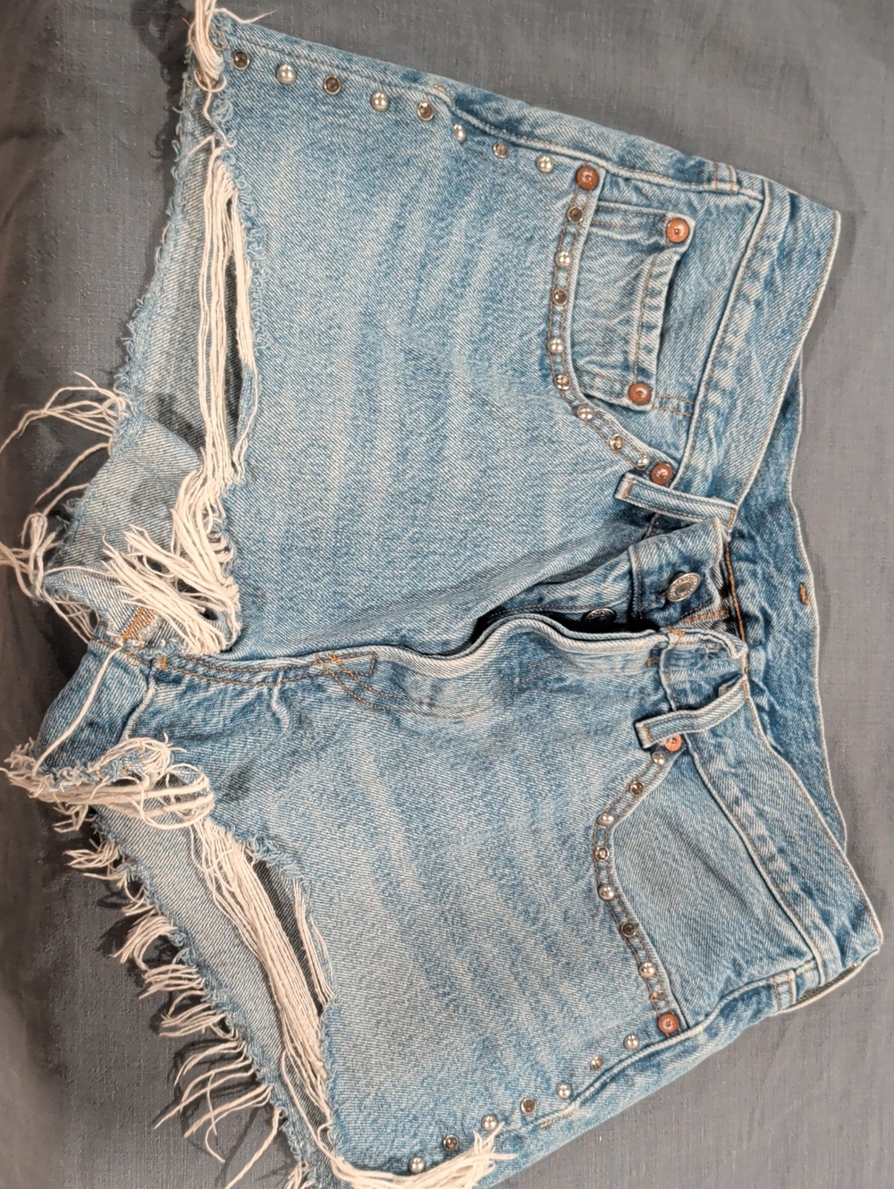 LEVI'S Light Blue Distressed Women’s Denim Shorts